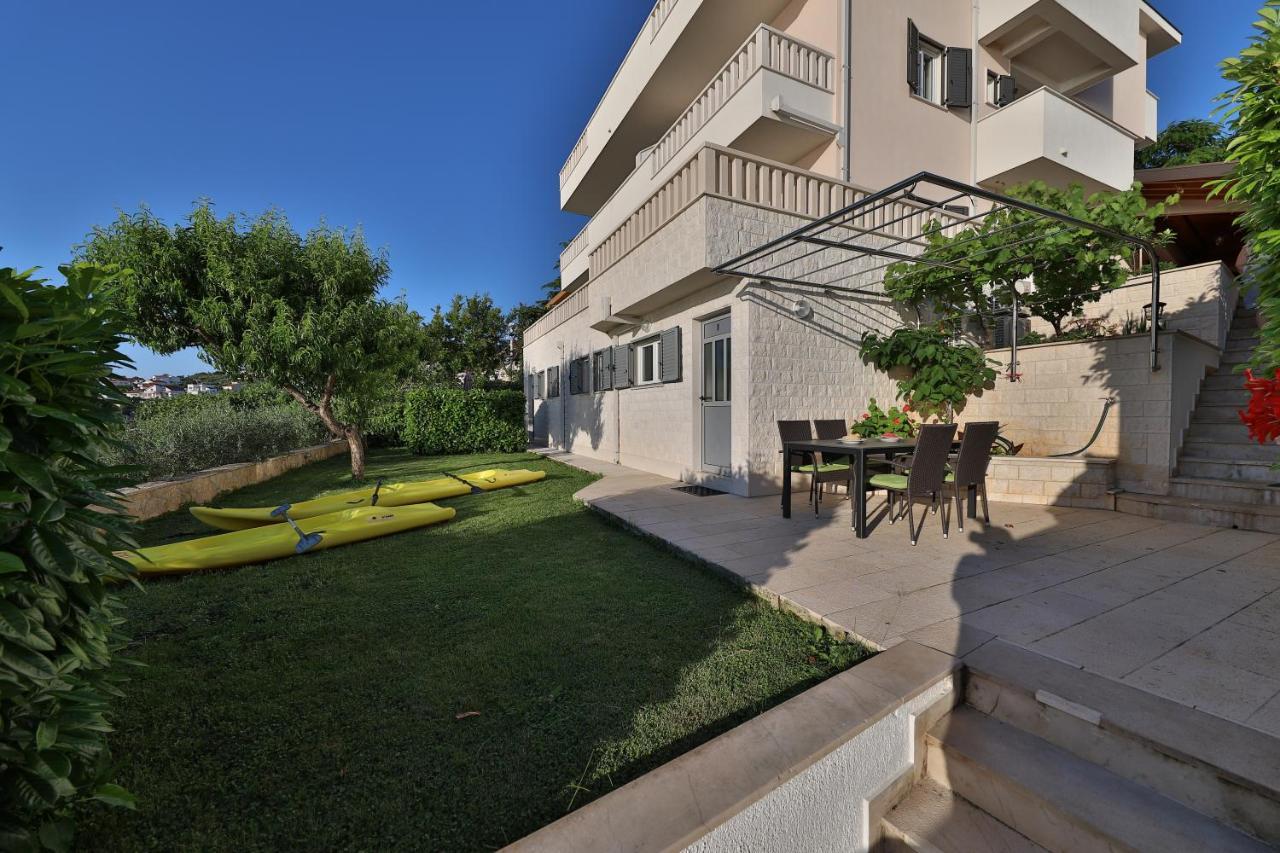 Rajcic Apartments Рогозница Экстерьер фото