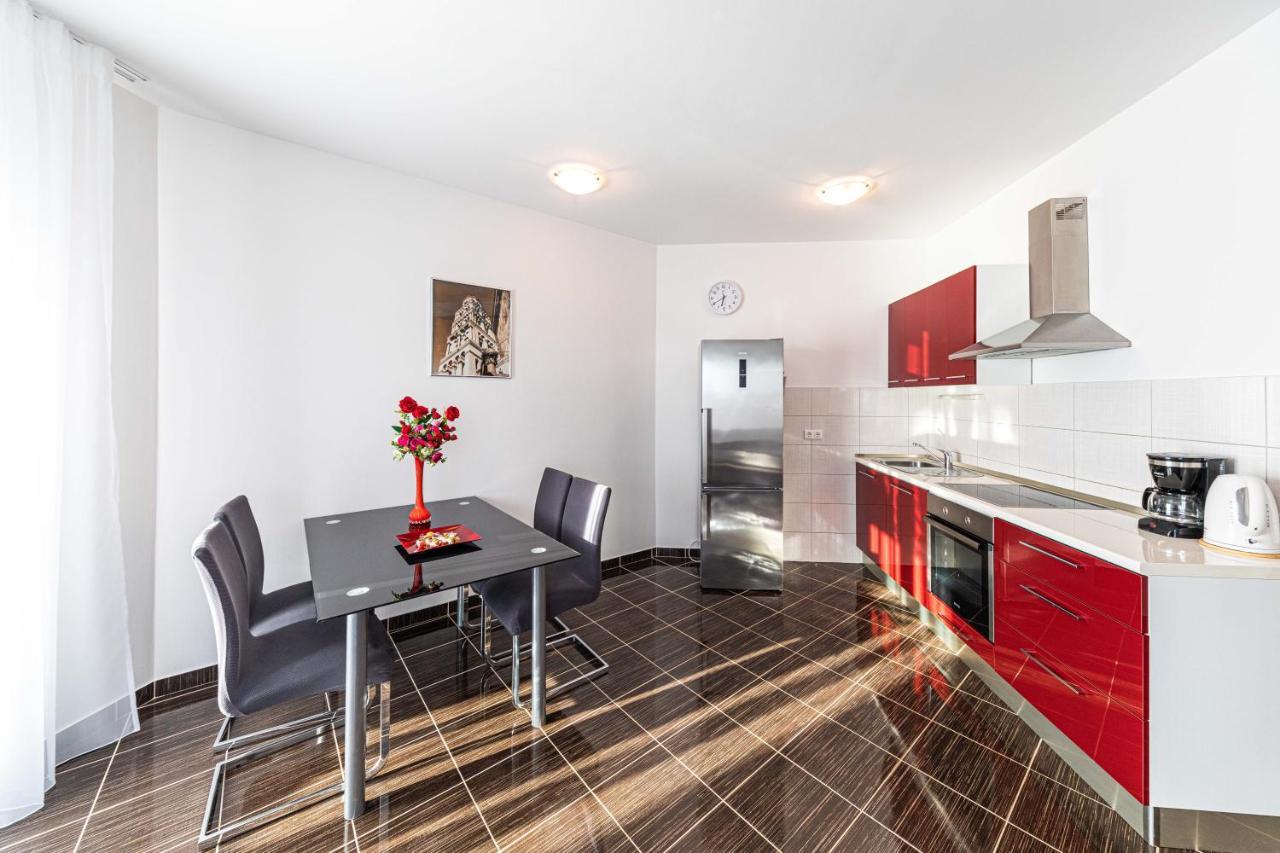 Rajcic Apartments Рогозница Экстерьер фото
