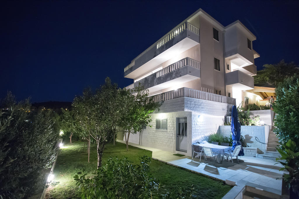 Rajcic Apartments Рогозница Экстерьер фото